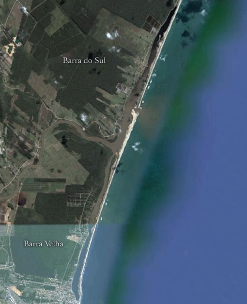 Cordão Litoral formando lagoas em Barra Sul e Barra Velha - Imagem: Google Earth Cordão Litoral formando lagoas em Barra Sul e Barra Velha - Imagem: Google Earth